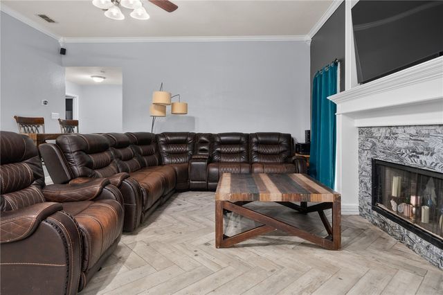 6934 Dundee Dr, Corpus Christi, TX 78413