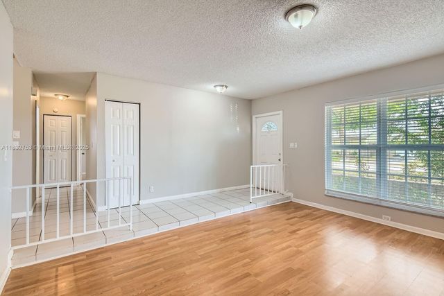 11035 NW 27th St, Sunrise, FL 33322