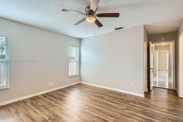 11035 NW 27th St, Sunrise, FL 33322