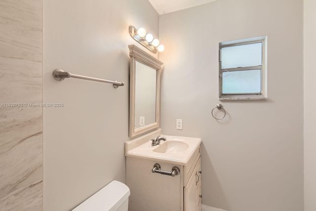 11035 NW 27th St, Sunrise, FL 33322