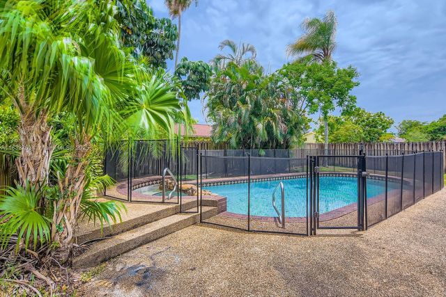 11035 NW 27th St, Sunrise, FL 33322