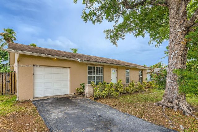 11035 NW 27th St, Sunrise, FL 33322