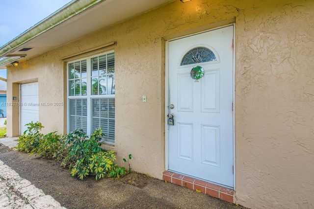 11035 NW 27th St, Sunrise, FL 33322
