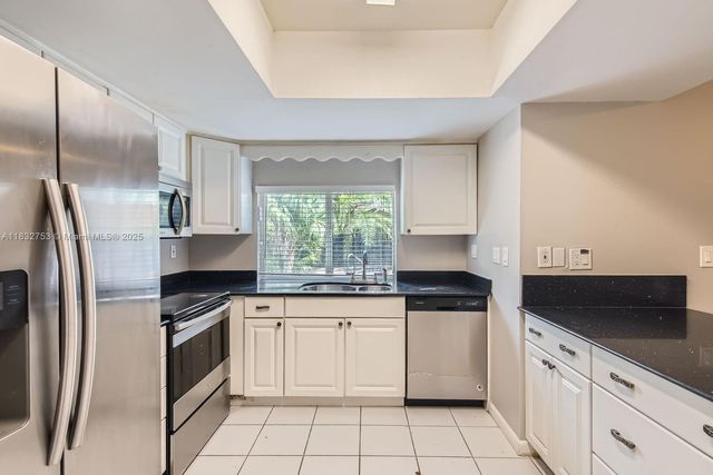 11035 NW 27th St, Sunrise, FL 33322