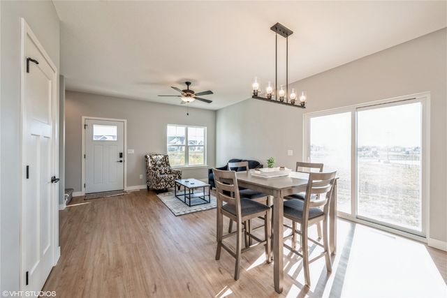 2436 Roycroft Alley, Marion, IA 52302