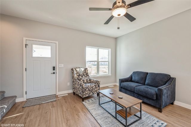 2436 Roycroft Alley, Marion, IA 52302