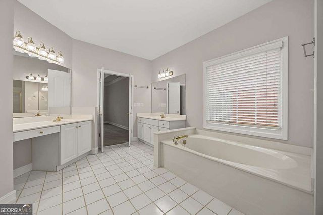 1943 Regency Cove Court, Atlanta, GA 30341