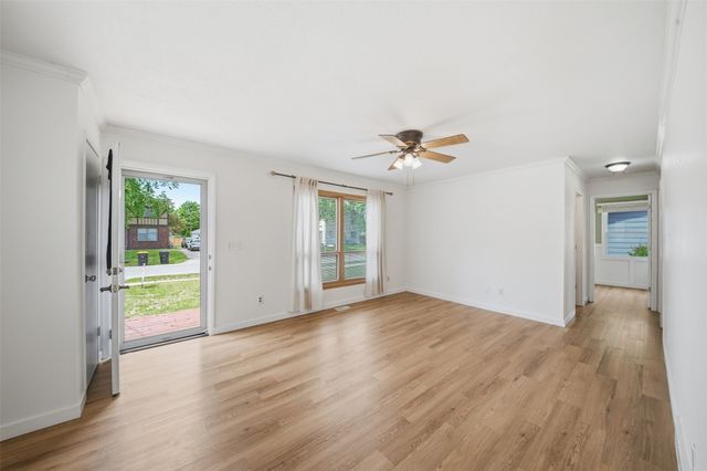 655 3rd Street, Waukee, IA 50263