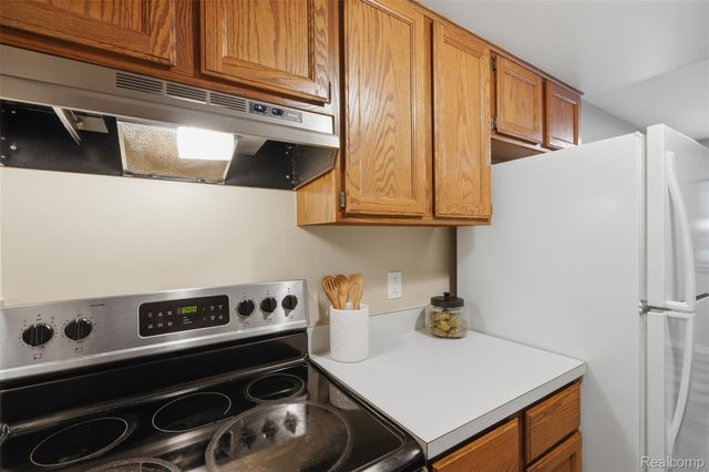 27729 Harrison Woods Lane, Harrison Charter Township, MI 48045