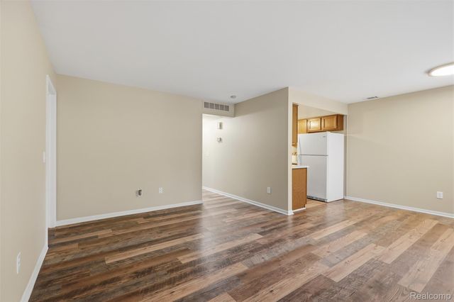 27729 Harrison Woods Lane, Harrison Charter Township, MI 48045