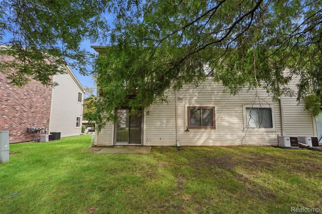 27729 Harrison Woods Lane, Harrison Charter Township, MI 48045