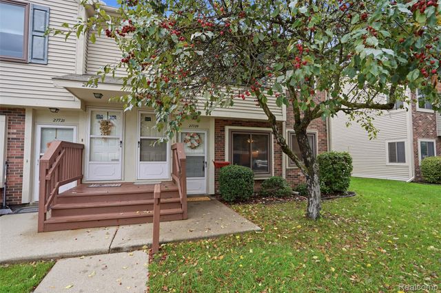 27729 Harrison Woods Lane, Harrison Charter Township, MI 48045