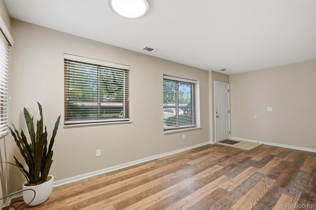 27729 Harrison Woods Lane, Harrison Charter Township, MI 48045
