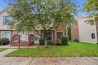 27729 Harrison Woods Lane, Harrison Charter Township, MI 48045