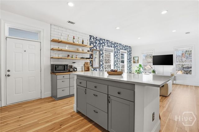 521 W 37th Street, Savannah, GA 31415