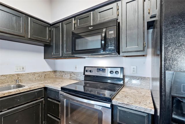 3122 Camelot Drive 33, Bryan, TX 77802