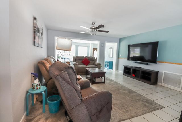 1009 SE 15th Street, Deerfield Beach, FL 33441