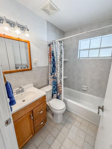 1009 SE 15th Street, Deerfield Beach, FL 33441