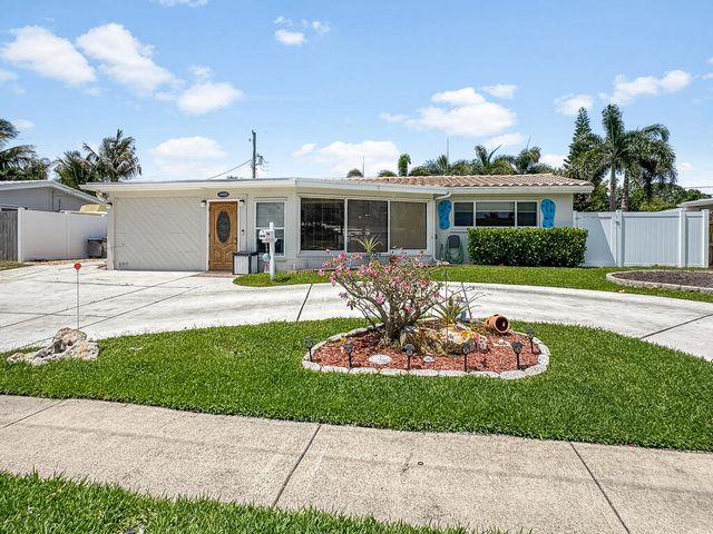 1009 SE 15th Street, Deerfield Beach, FL 33441