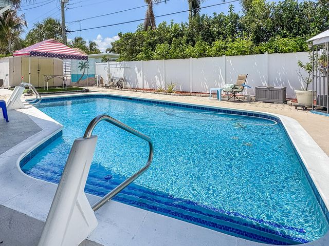 1009 SE 15th Street, Deerfield Beach, FL 33441