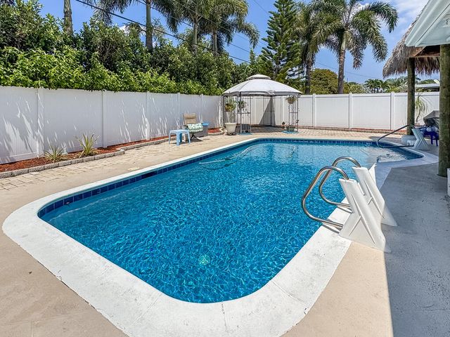 1009 SE 15th Street, Deerfield Beach, FL 33441