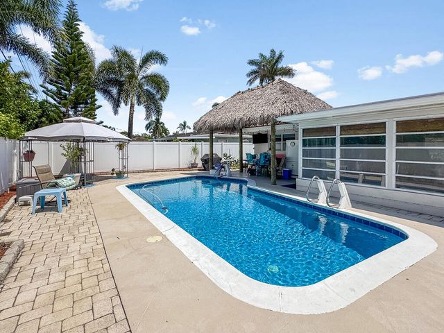 1009 SE 15th Street, Deerfield Beach, FL 33441