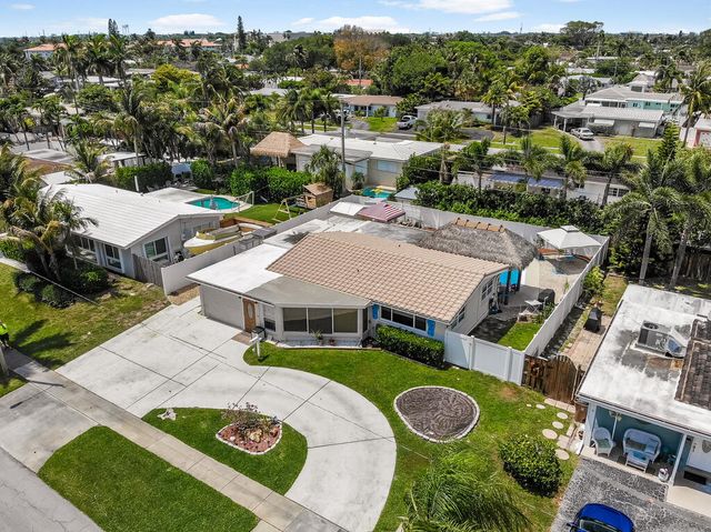 1009 SE 15th Street, Deerfield Beach, FL 33441