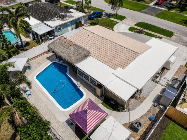 1009 SE 15th Street, Deerfield Beach, FL 33441