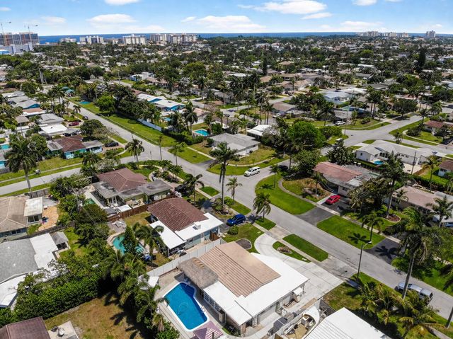 1009 SE 15th Street, Deerfield Beach, FL 33441