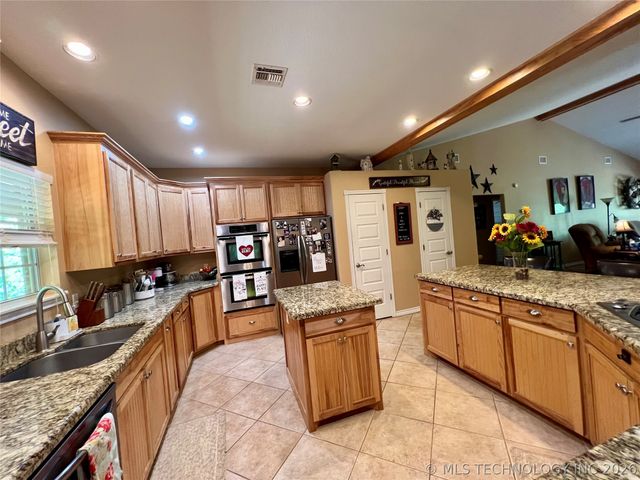 5377 McDuffee Road, Kingston, OK 73439