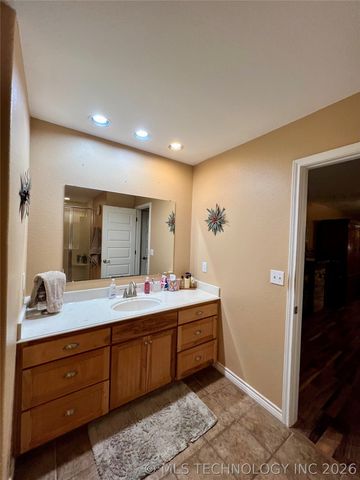 5377 McDuffee Road, Kingston, OK 73439