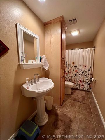 5377 McDuffee Road, Kingston, OK 73439