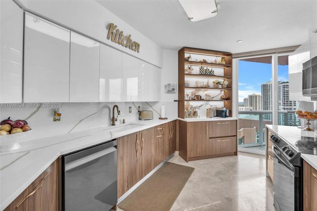 3370 E Hidden Bay Dr 2407, Aventura, FL 33180