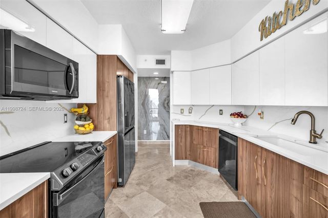 3370 E Hidden Bay Dr 2407, Aventura, FL 33180