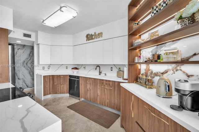 3370 E Hidden Bay Dr 2407, Aventura, FL 33180