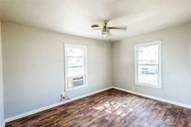 202 N Sycamore, Malone, TX 76660