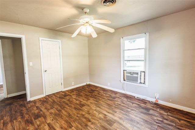 202 N Sycamore, Malone, TX 76660