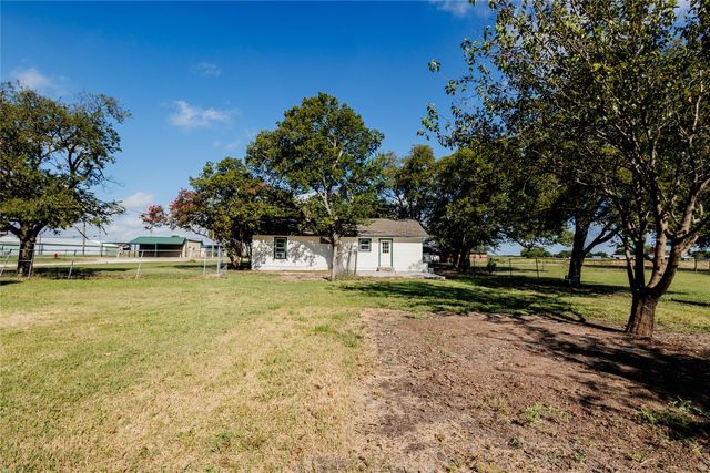 202 N Sycamore, Malone, TX 76660