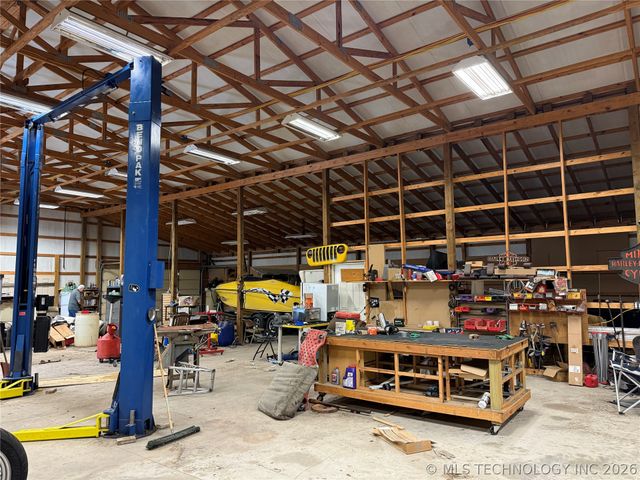 2212 N Highway 69 Highway, Pryor, OK 74361