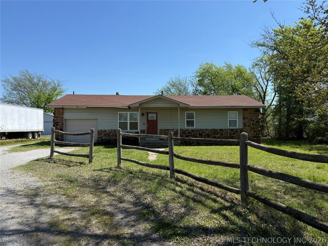 2212 N Highway 69 Highway, Pryor, OK 74361