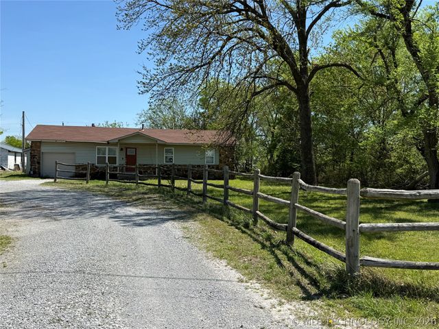 2212 N Highway 69 Highway, Pryor, OK 74361