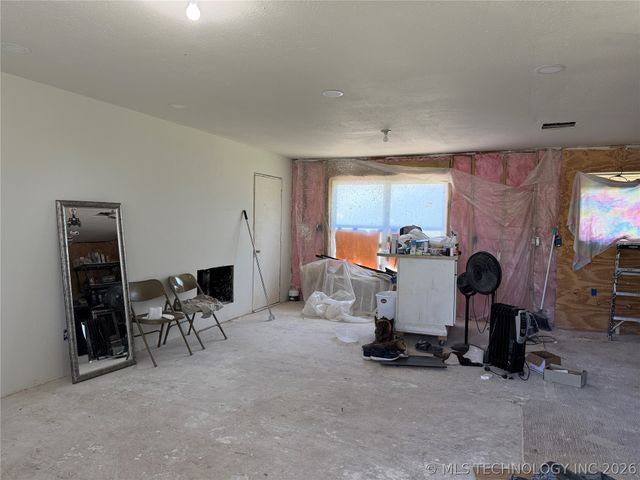2212 N Highway 69 Highway, Pryor, OK 74361