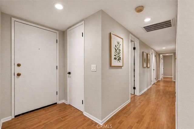 1304 Stanley 10, Glendale, CA 91206