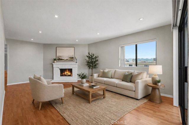1304 Stanley 10, Glendale, CA 91206
