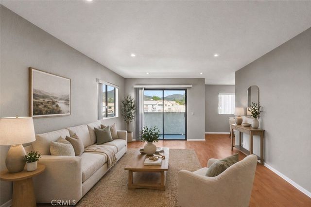 1304 Stanley 10, Glendale, CA 91206