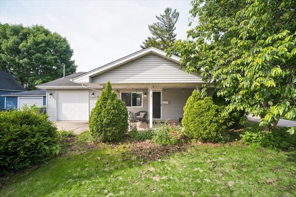 221 Clay Street, Montgomery, IL 60538