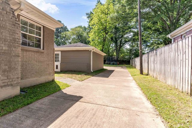3621 AURORA CIR, Memphis, TN 38111