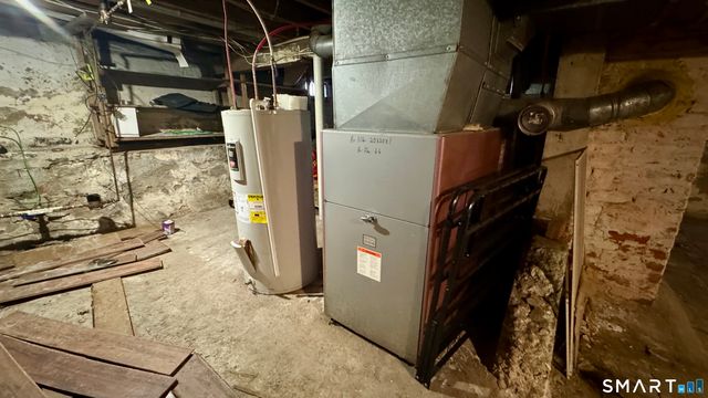 88 North Pond Street, Bristol, CT 06010