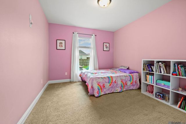 6211 Soaring Dr, Gonzales, LA 70737