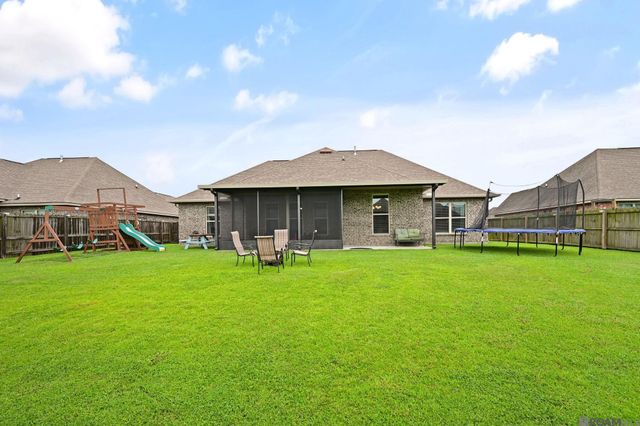 6211 Soaring Dr, Gonzales, LA 70737